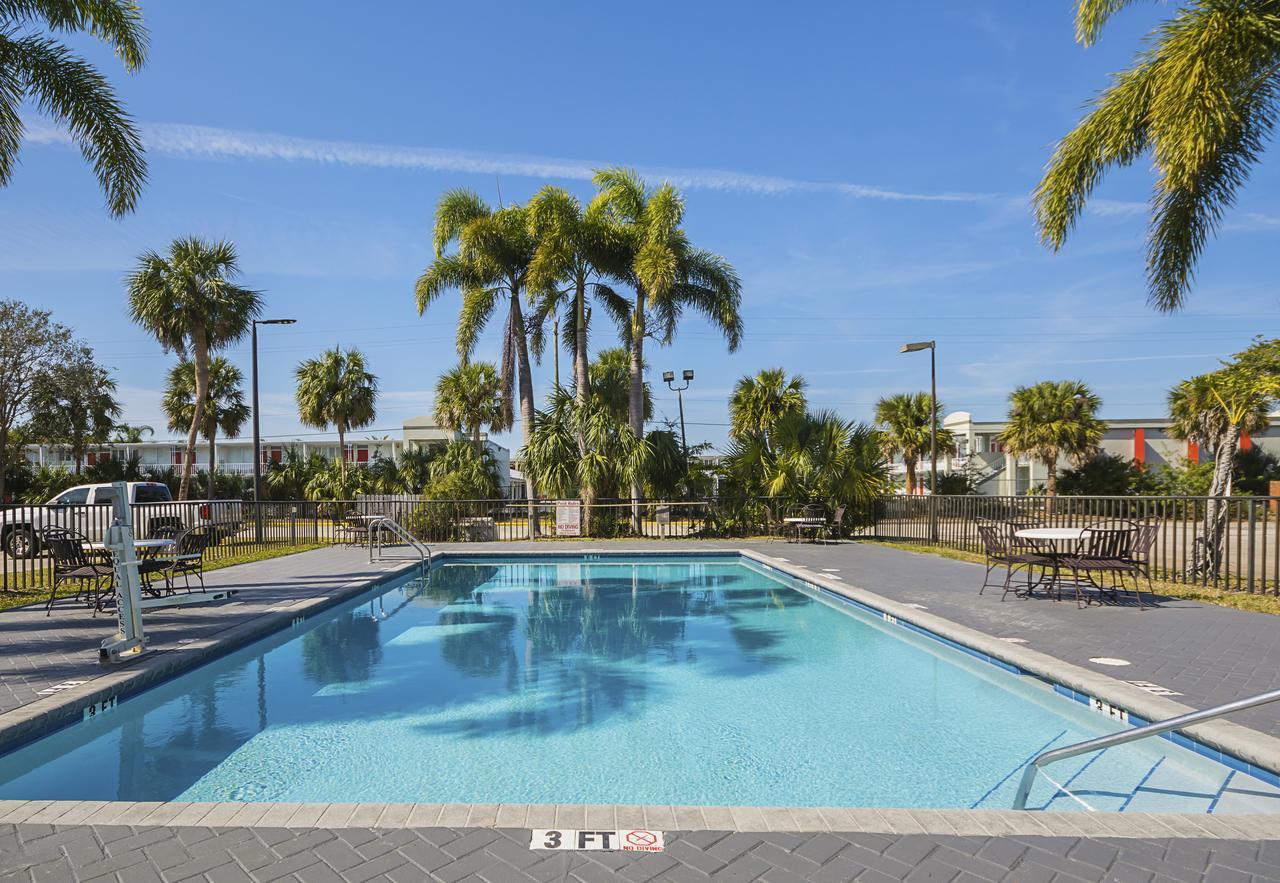 Americas Best Value Inn & Suites Melbourne Dış mekan fotoğraf